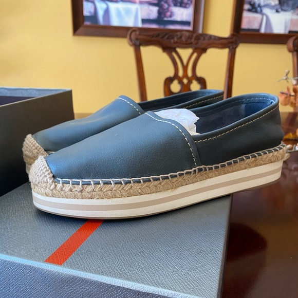 Prada women’s Espadrilles designer shoes. Size 8. - Picture 1 of 9